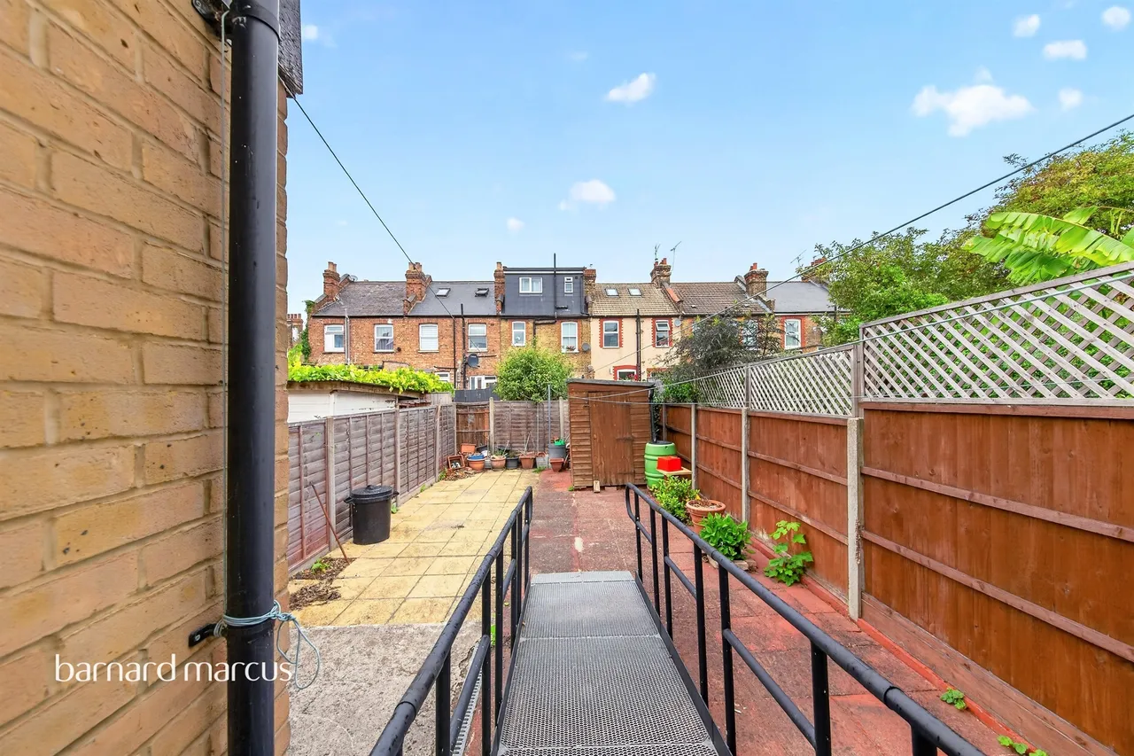 Seymour Avenue, London, photo 12
