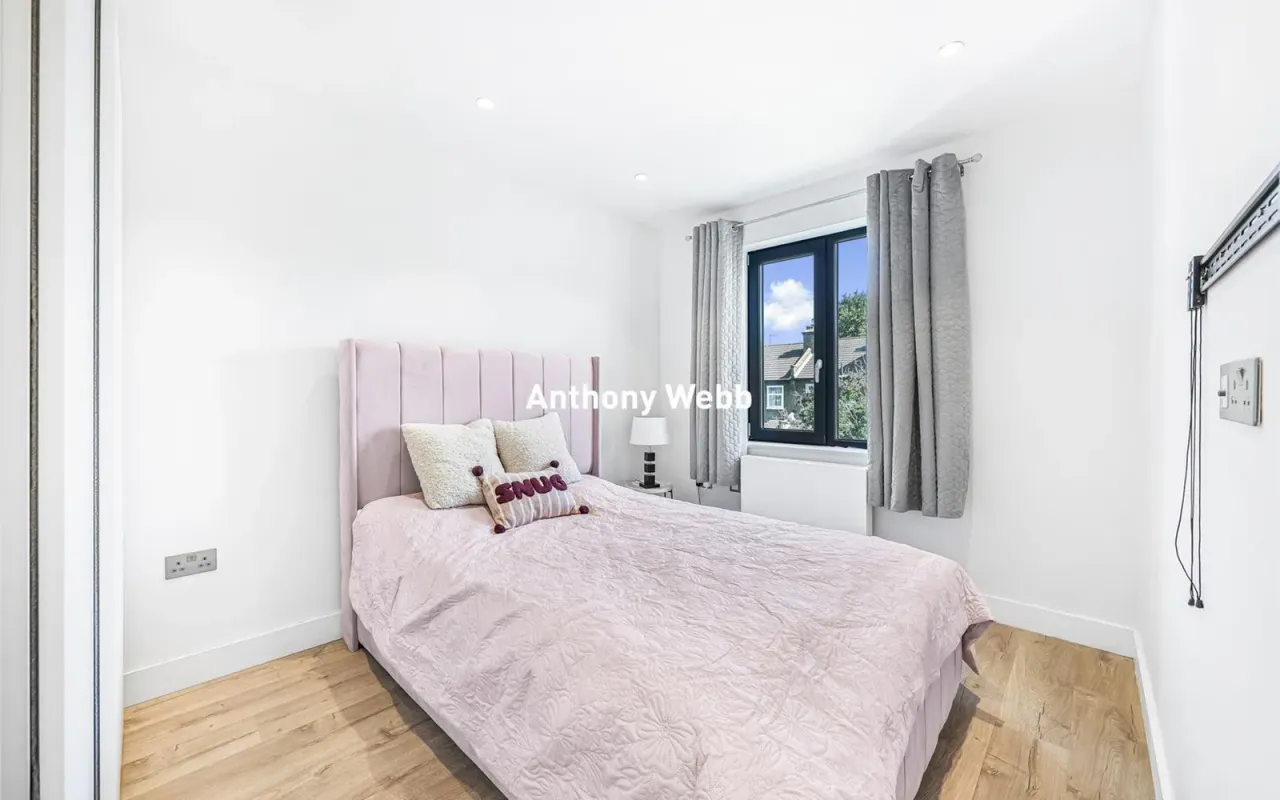 Falkland Avenue, New Southgate, N11, photo 12