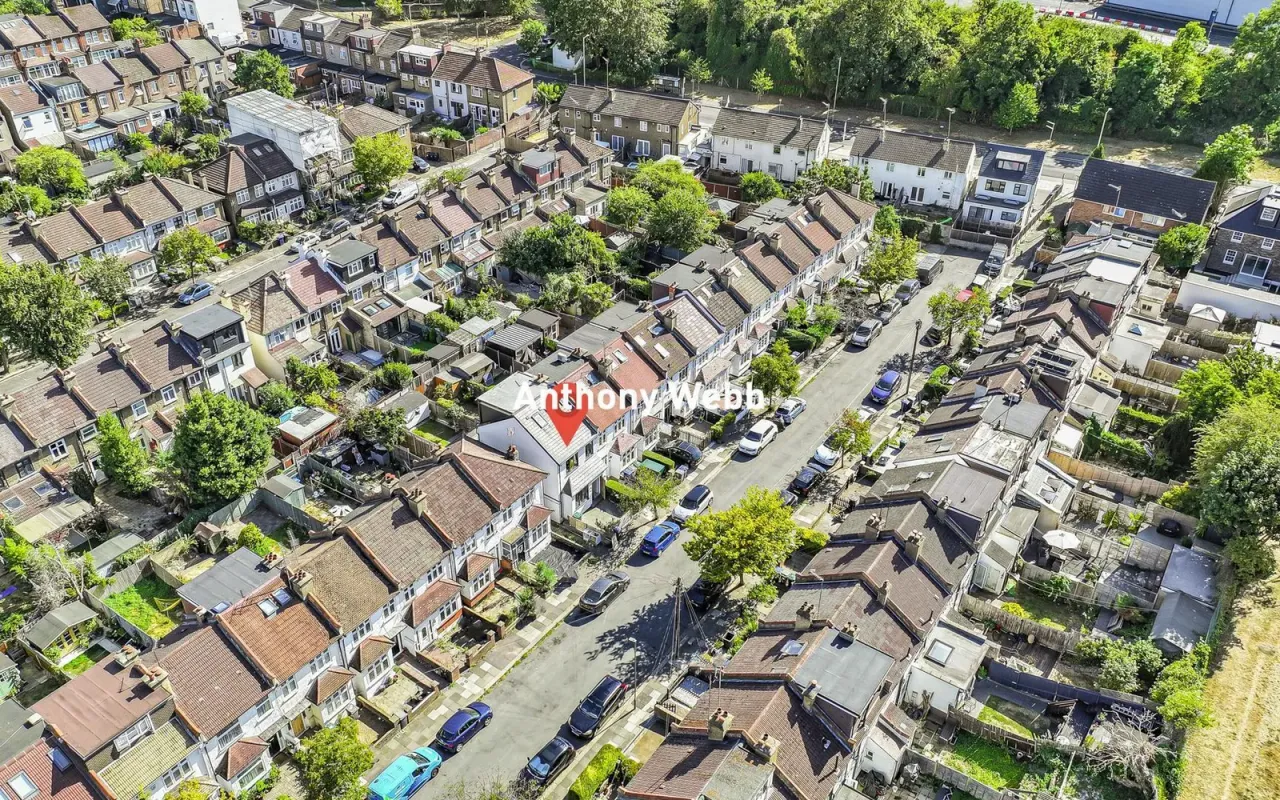 Falkland Avenue, New Southgate, N11, photo 25