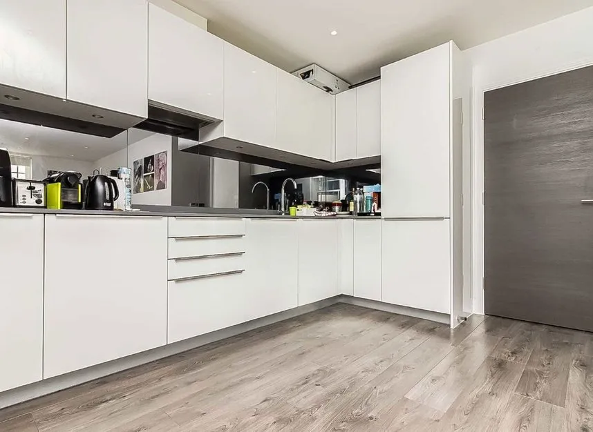 Kew Bridge Road, Brentford, TW8, photo 4