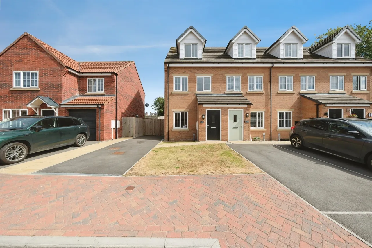 Almond Avenue, Barlborough, Chesterfield, photo 4