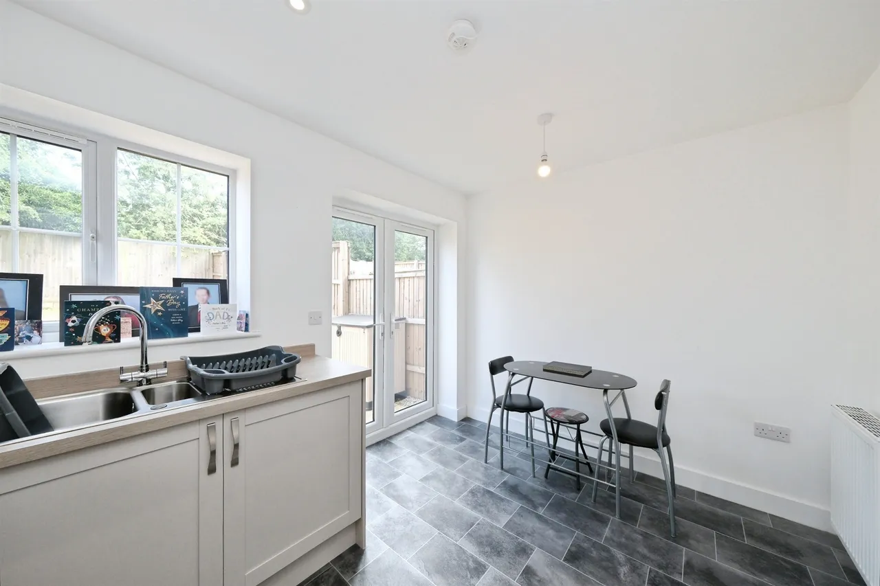 Almond Avenue, Barlborough, Chesterfield, photo 8