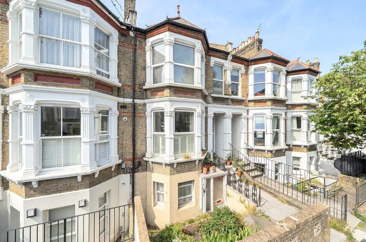 3 bed flat for sale — Ommaney Road, London, SE14