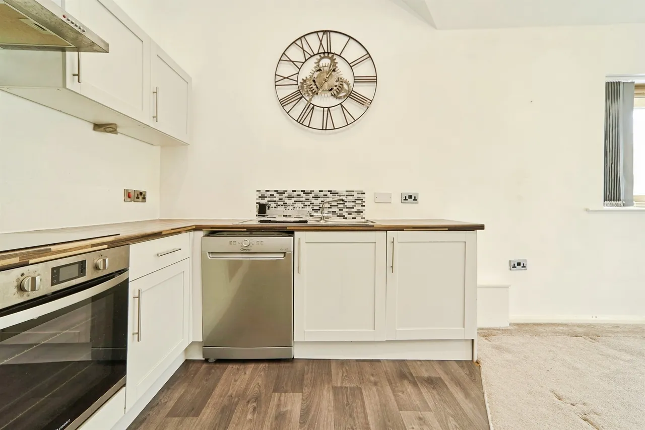 The Green, Bingley, BD16, photo 13