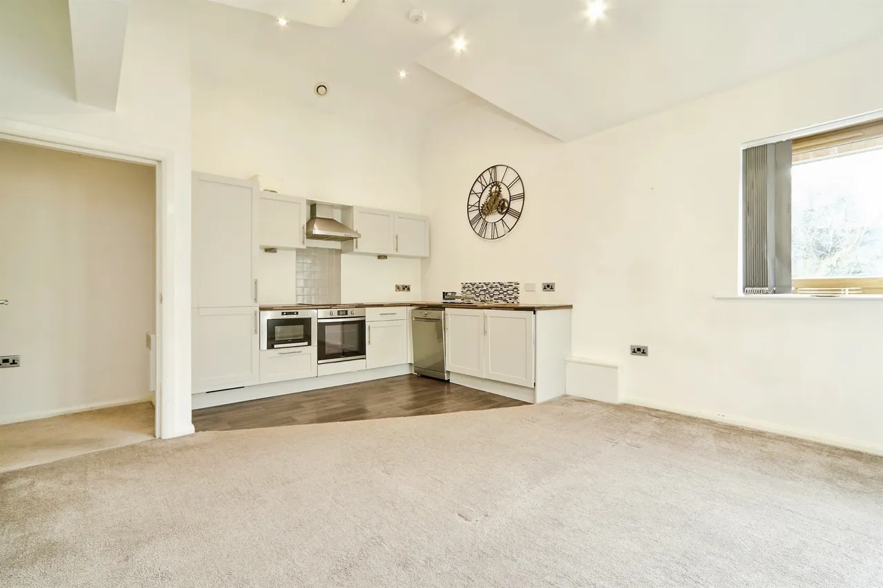 The Green, Bingley, BD16, photo 10