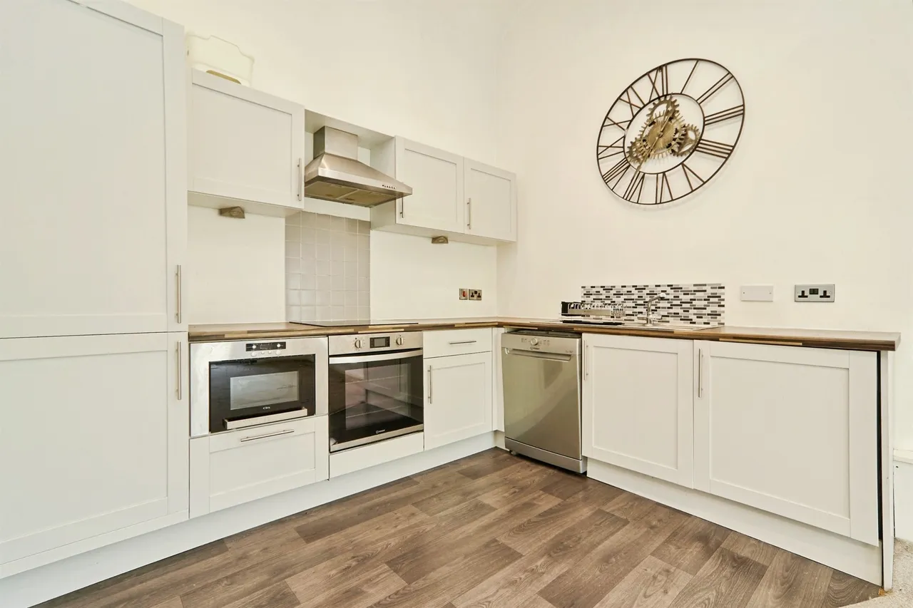 The Green, Bingley, BD16, photo 2