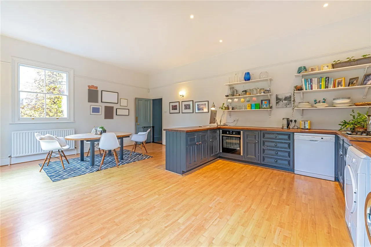 Nightingale Road, Hampton, TW12 3HX, photo 4