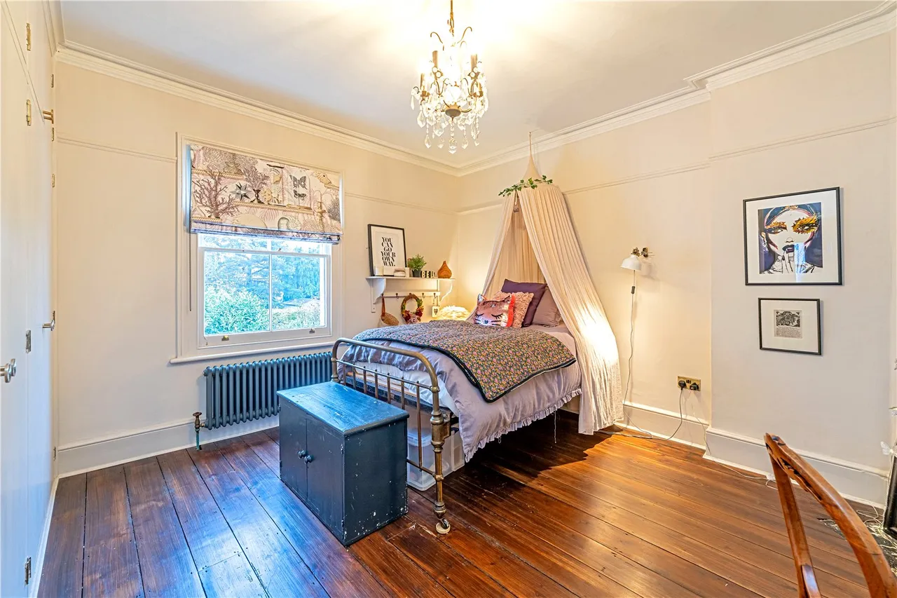 Nightingale Road, Hampton, TW12 3HX, photo 8
