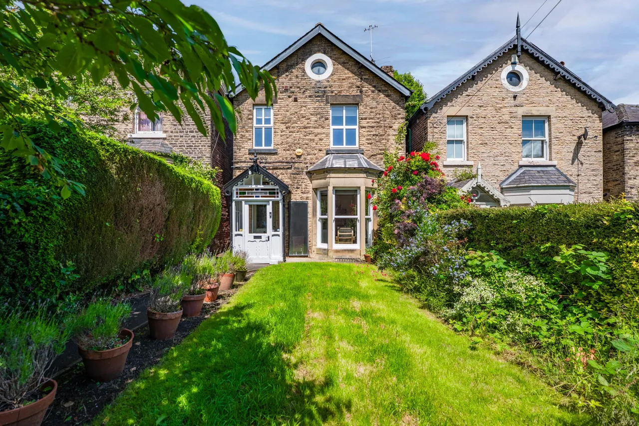 3 bed house for sale — Nethergreen Road, Sheffield, S11 7EJ