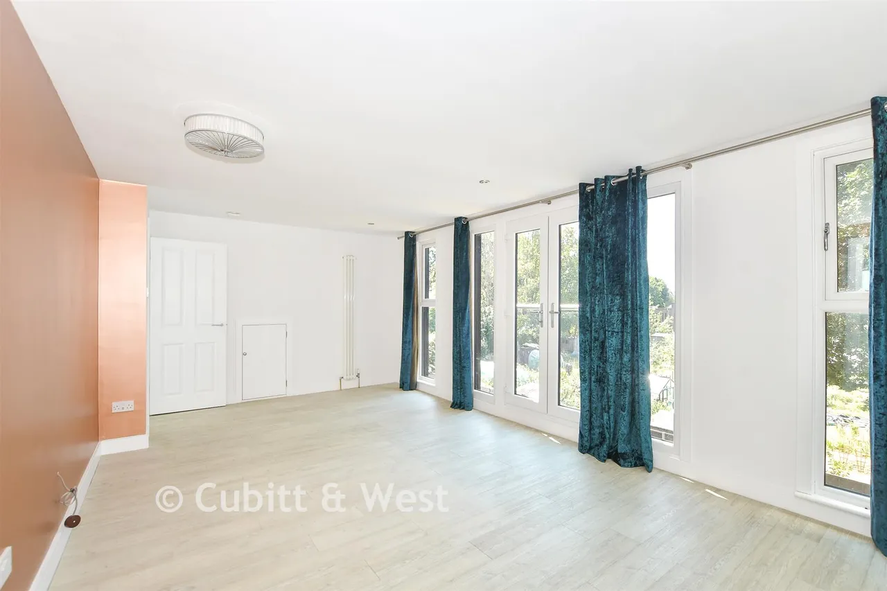 Pinova Close, Crawley, RH11, photo 7