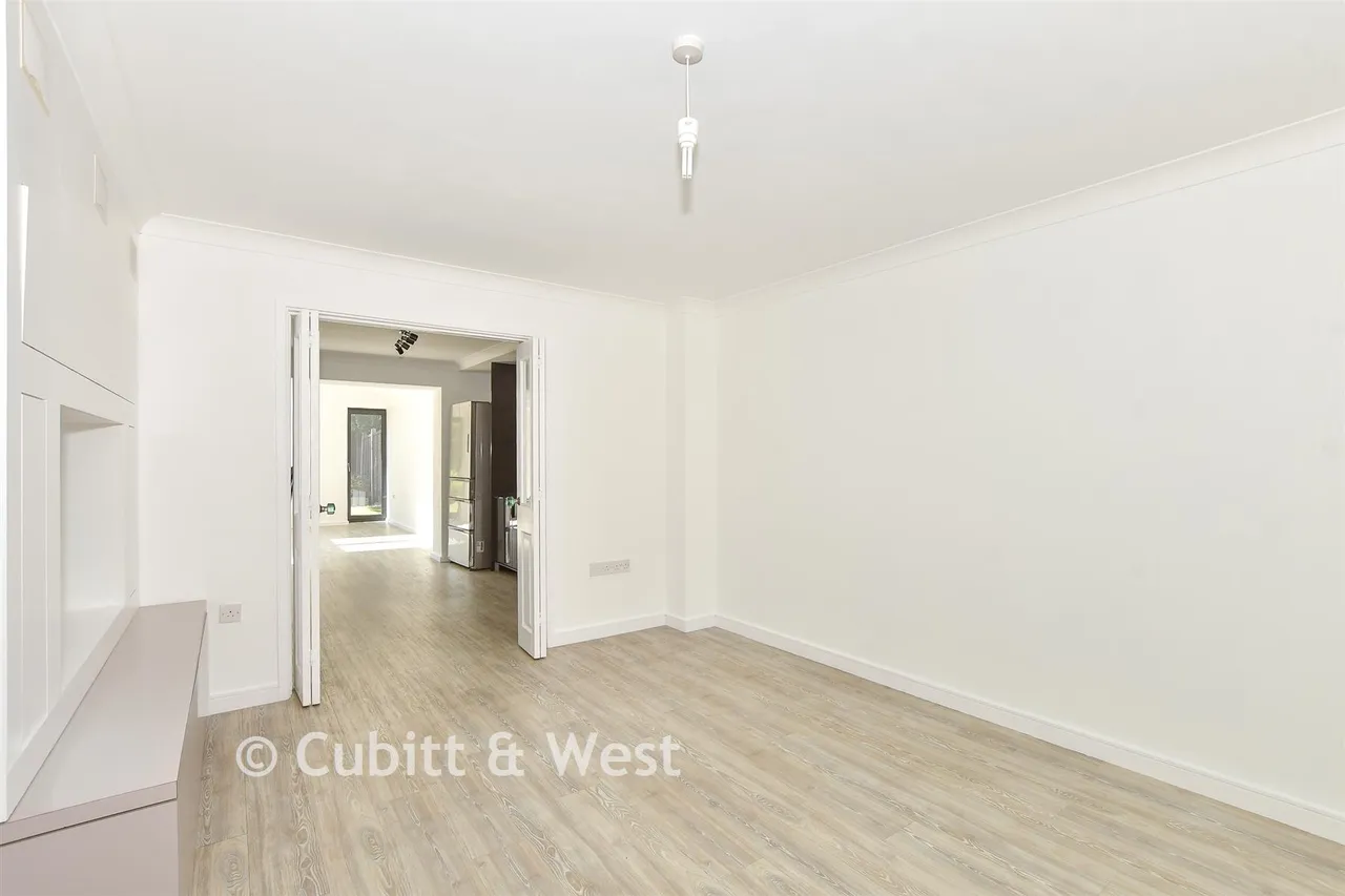 Pinova Close, Crawley, RH11, photo 4