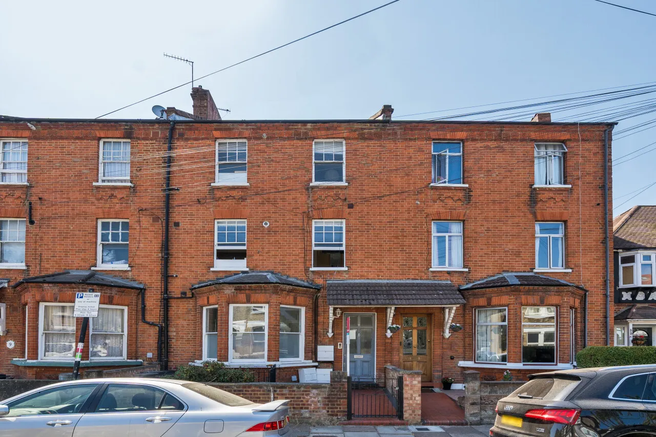 2 bed flat for sale, Stella Road, Tooting, SW17