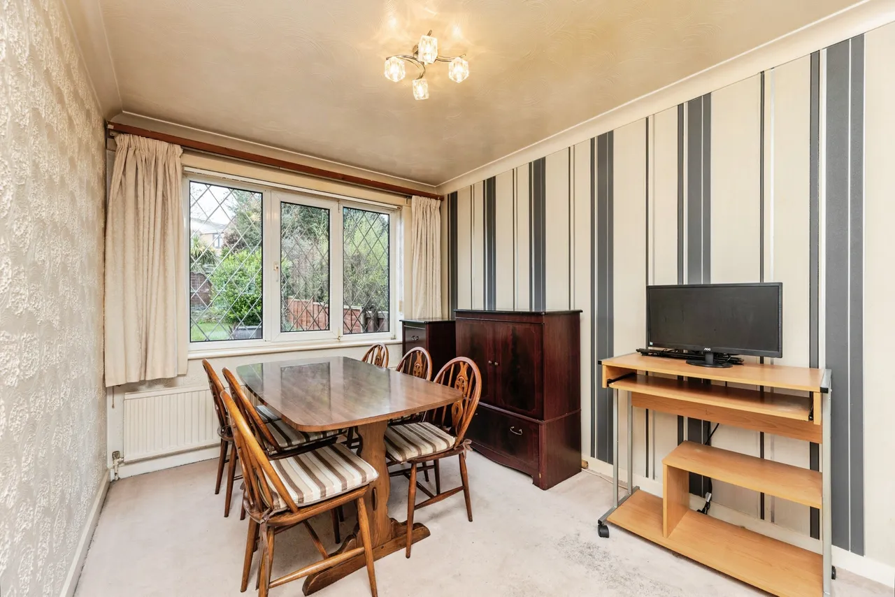 Acacia Drive, Castleford, photo 5