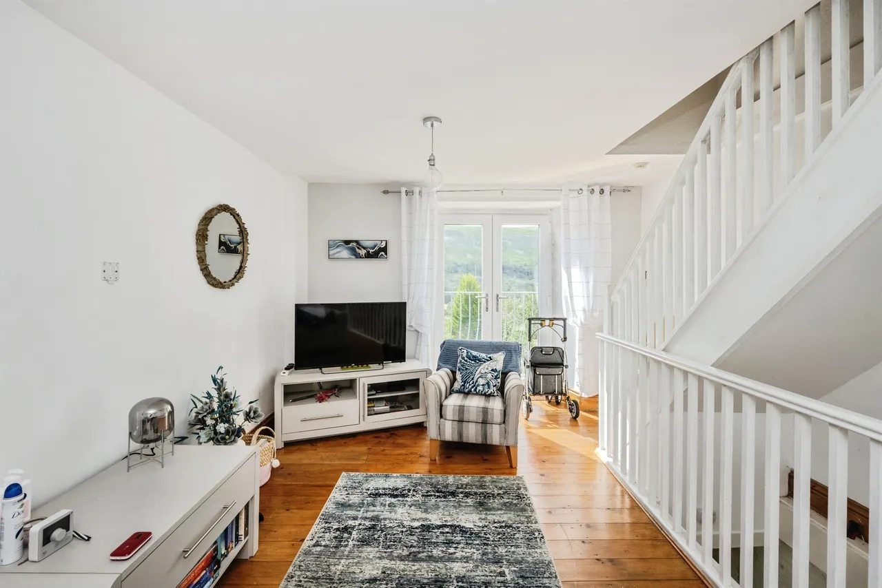 Wern Road, Swansea, SA9, photo 2