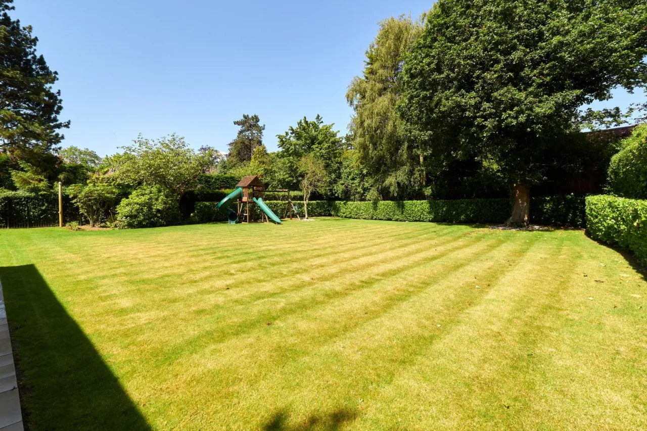 Hale, Altrincham, photo 21