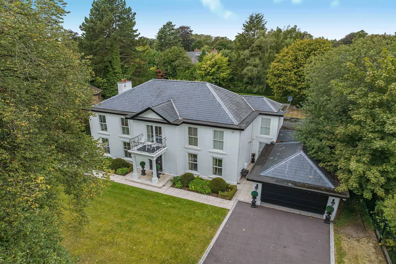 Hale, Altrincham, photo 28