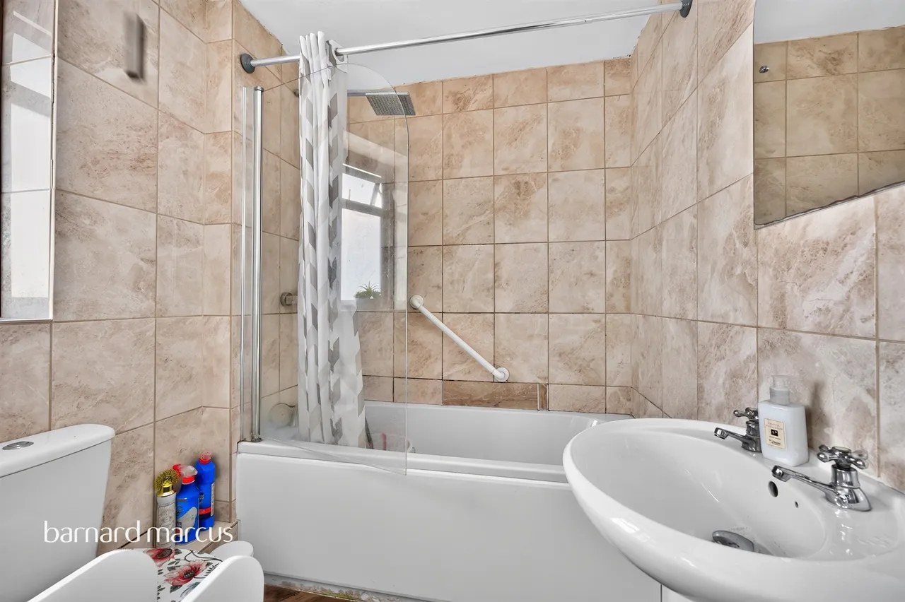 Hatch Gardens, Tadworth, KT20, photo 13