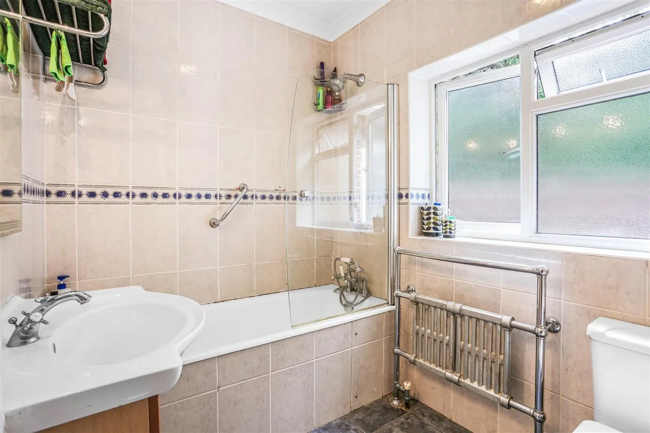 Northey Avenue, Cheam, SM2, photo 13