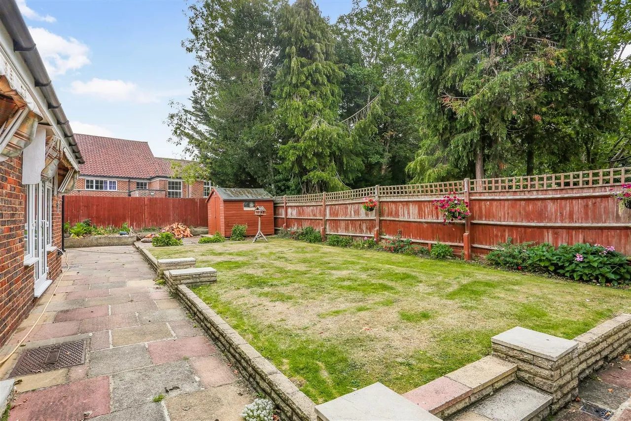 Northey Avenue, Cheam, SM2, photo 18