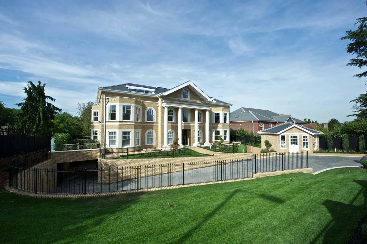 Cockfosters Road, Hadley Wood, EN4 0JS, photo 2