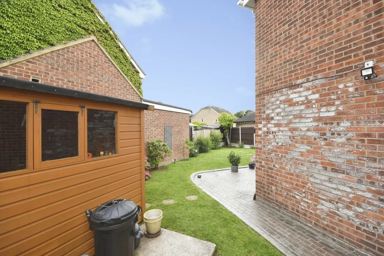 Langford Grove, Basildon, Essex, SS13, photo 18