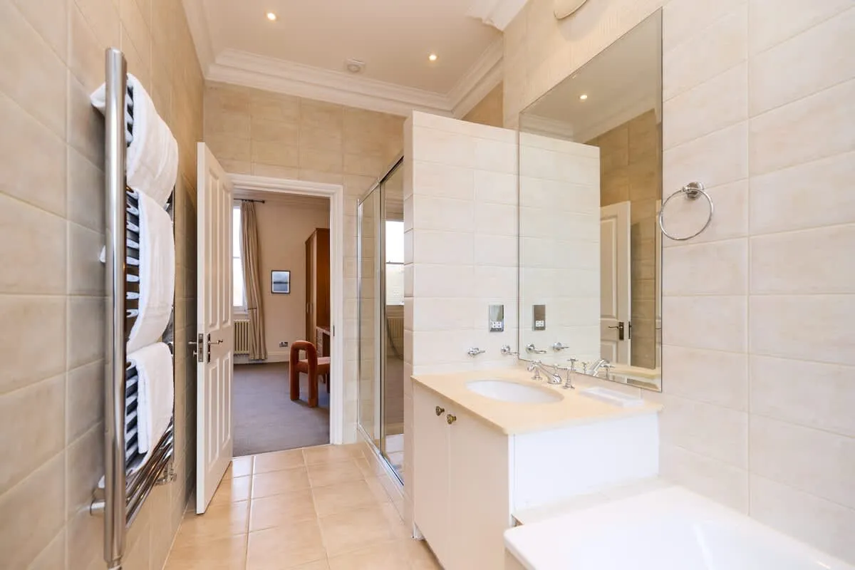 Rudall Crescent, NW3, photo 24