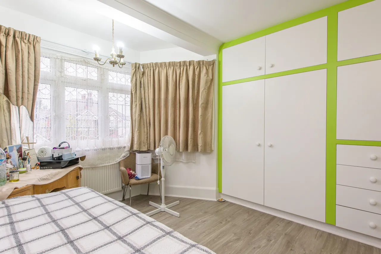 126 Powys Lane, London, photo 7
