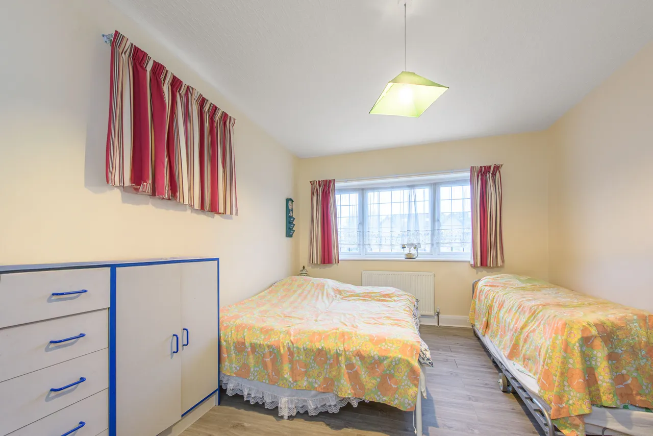 126 Powys Lane, London, photo 8