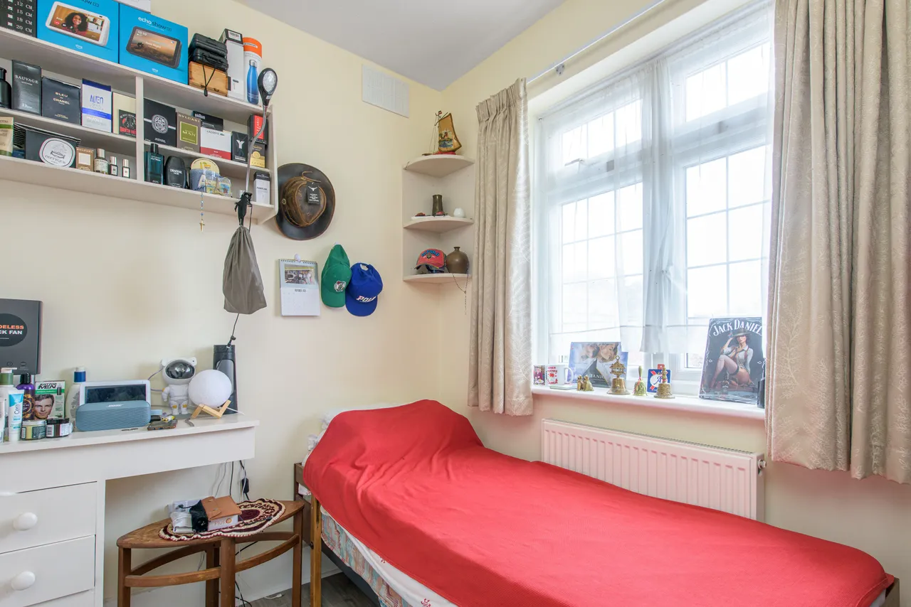 126 Powys Lane, London, photo 10