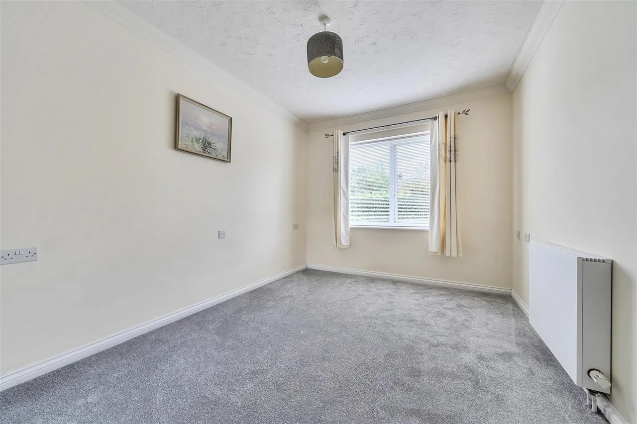 Hall Lane, Chingford, E4, photo 10