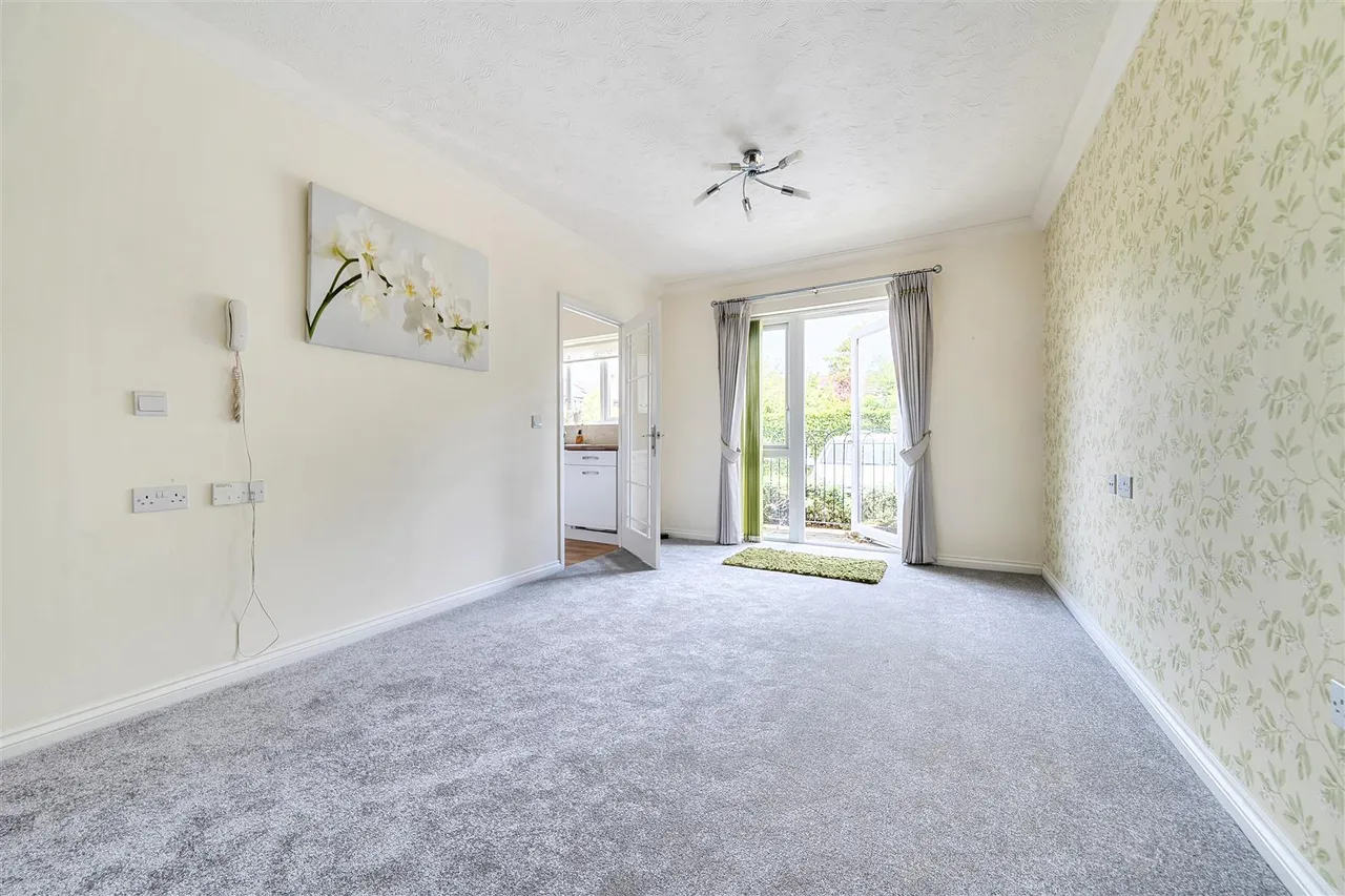 Hall Lane, Chingford, E4, photo 6