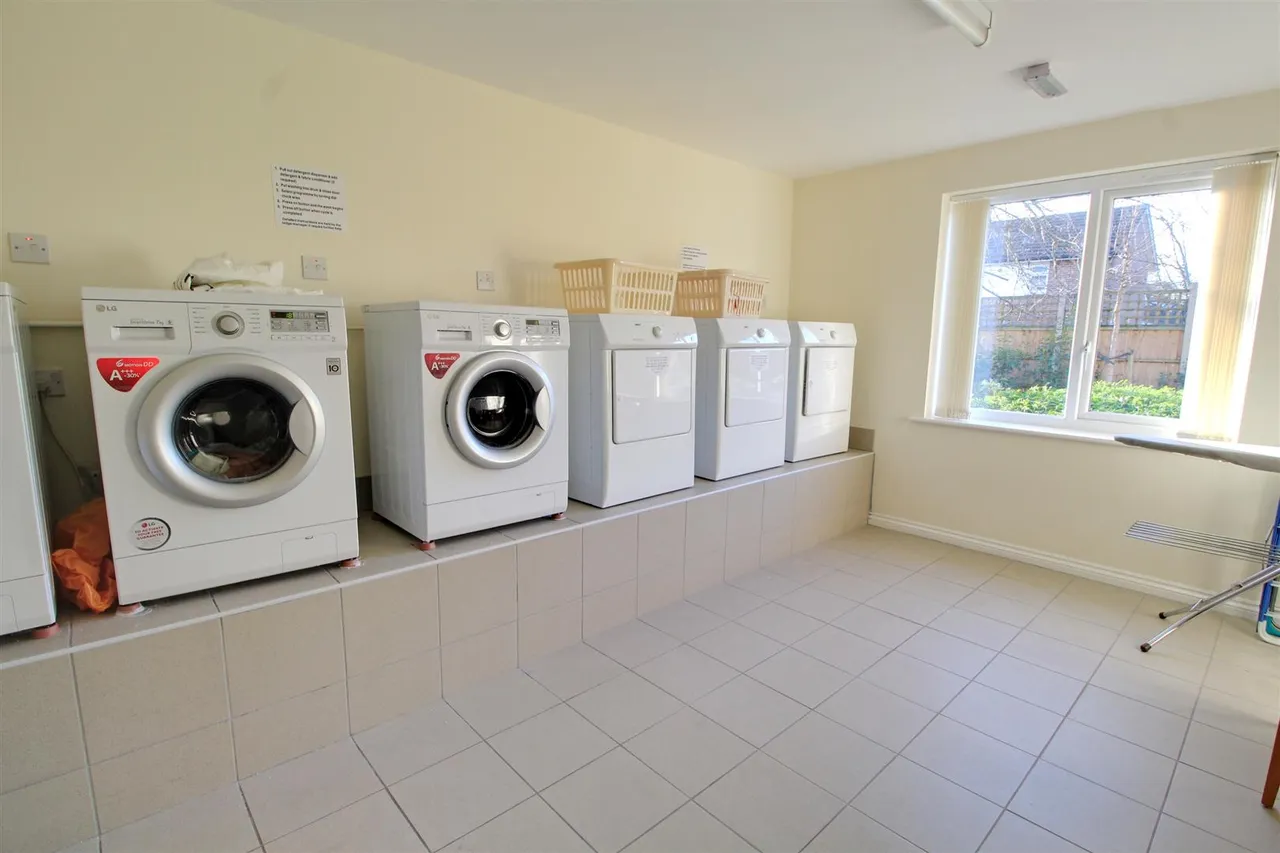 Hall Lane, Chingford, E4, photo 15