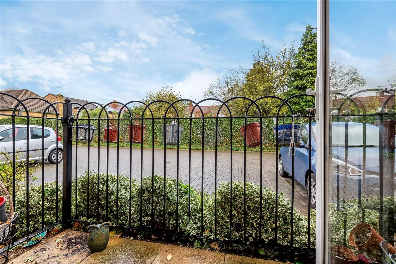 Hall Lane, Chingford, E4, photo 13