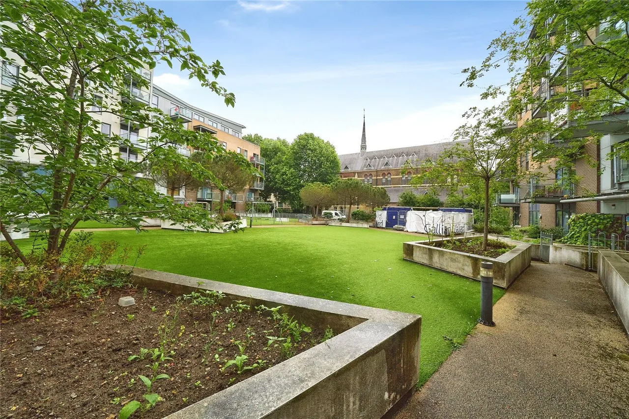 Jude Street, London, E16, photo 16
