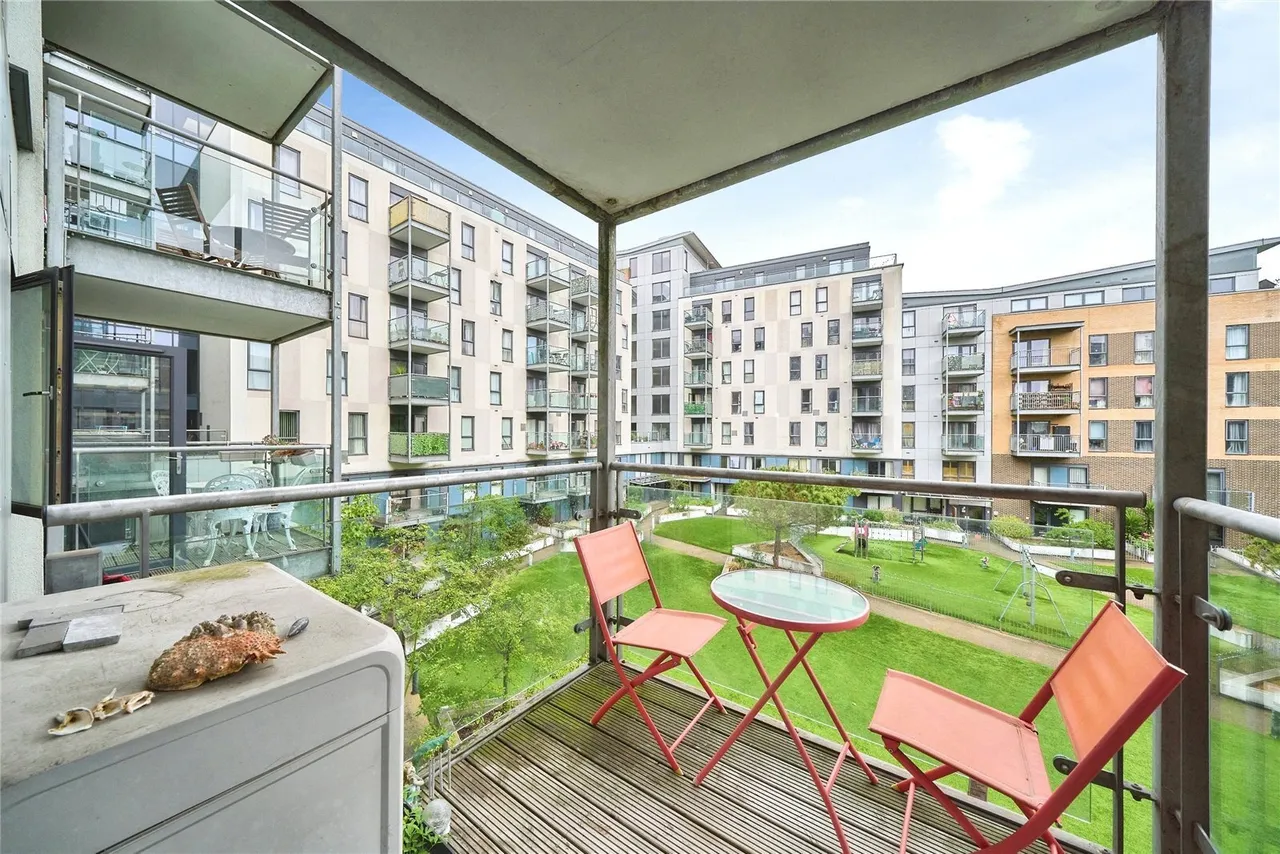 Jude Street, London, E16, photo 10