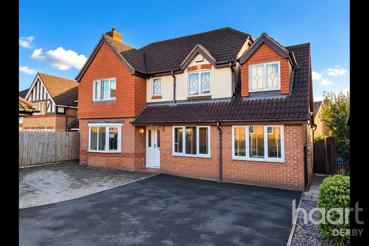 5 bed house for sale, Wheathill Grove, Heatherton Village, DE23