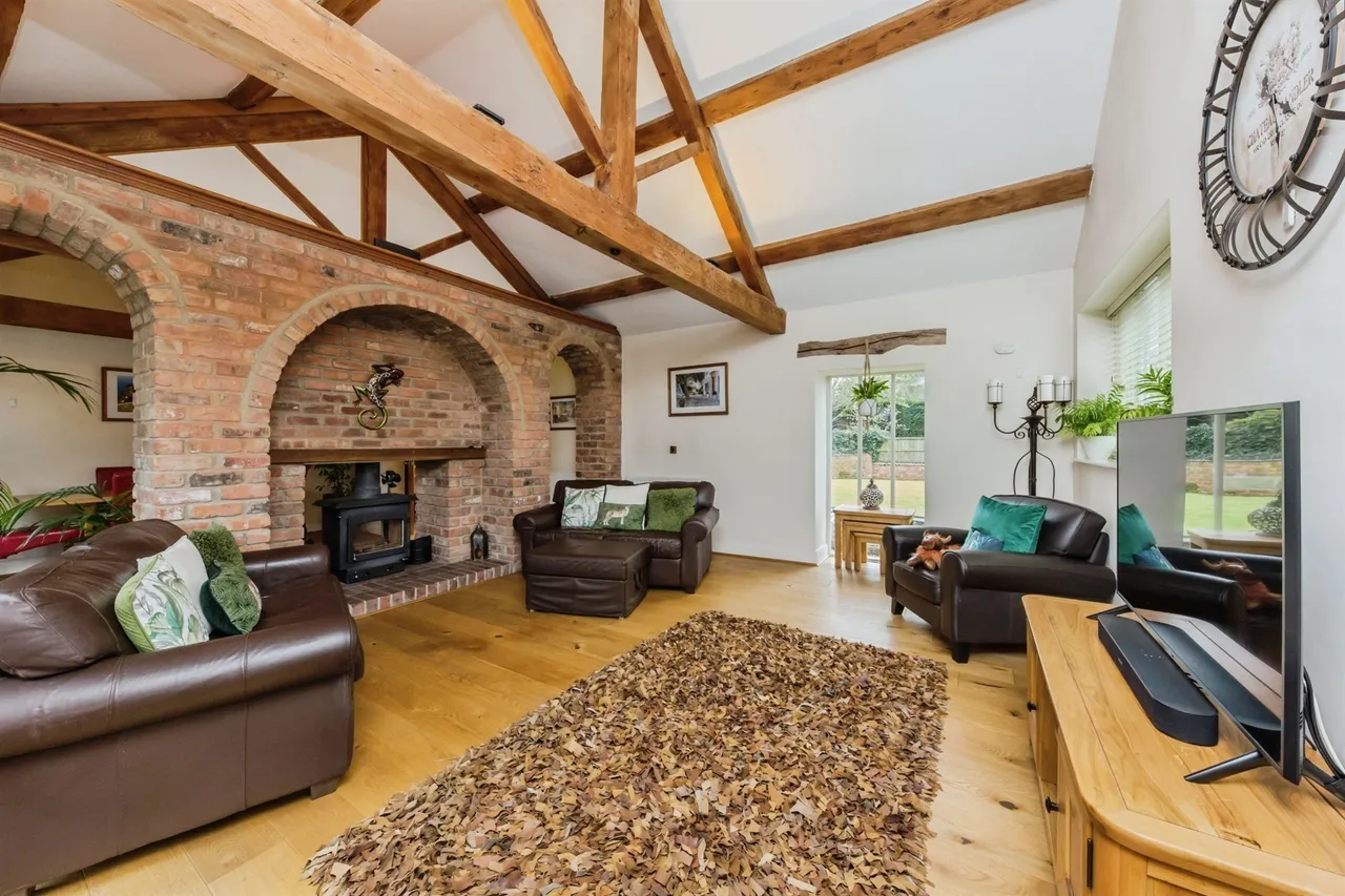 Highfields Barn, Beamhurst, ST14, photo 3
