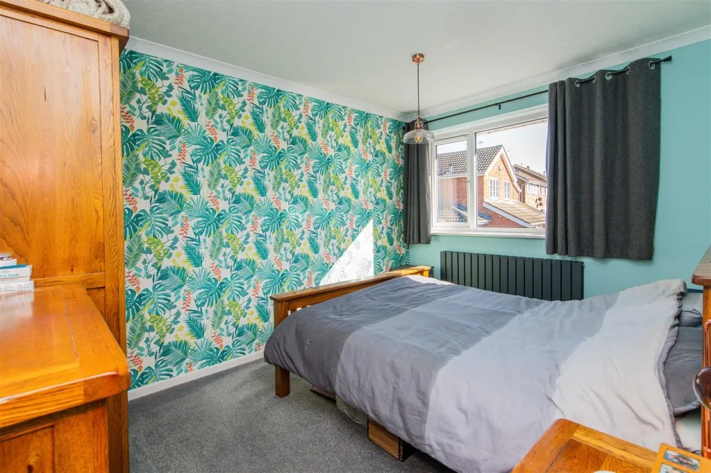 St. Johns Road, Kettering, photo 10