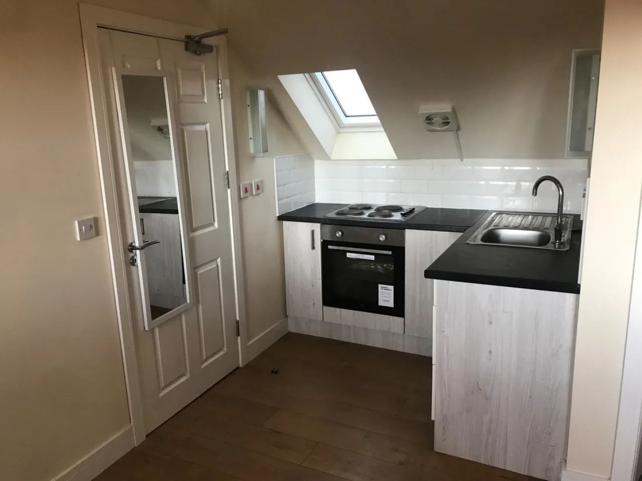 64 Newcastle Avenue, Worksop, photo 2