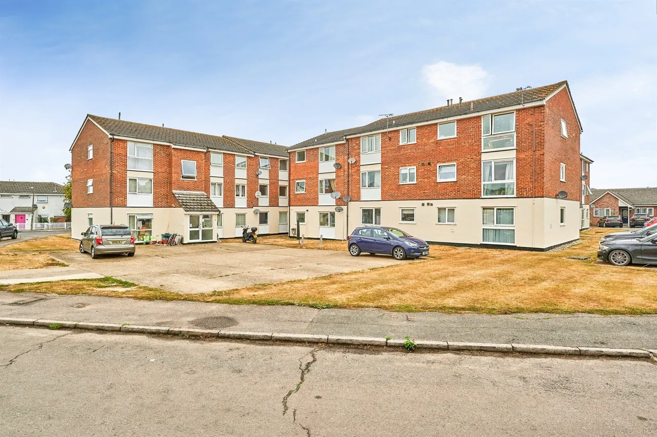 2 bed flat for sale, Clay Pit Piece Saffron Walden, CB11