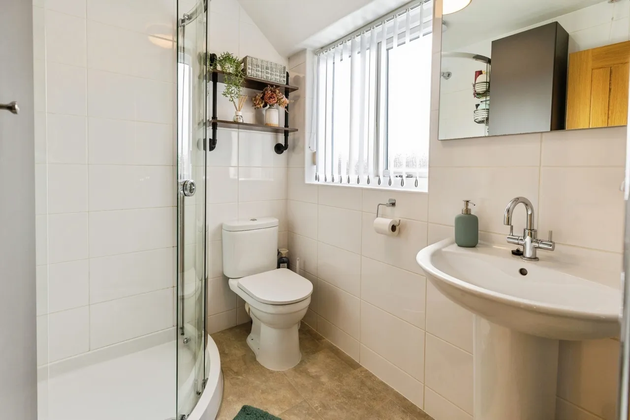 Mainwaring Drive, Saltney Ferry, CH4, photo 14