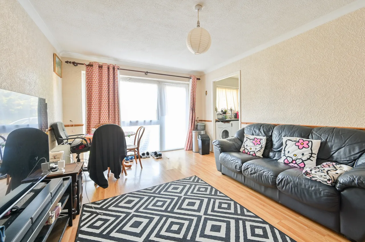 2 Curzon Gate Court, 16 Grandfield Avenue, Watford, photo 3