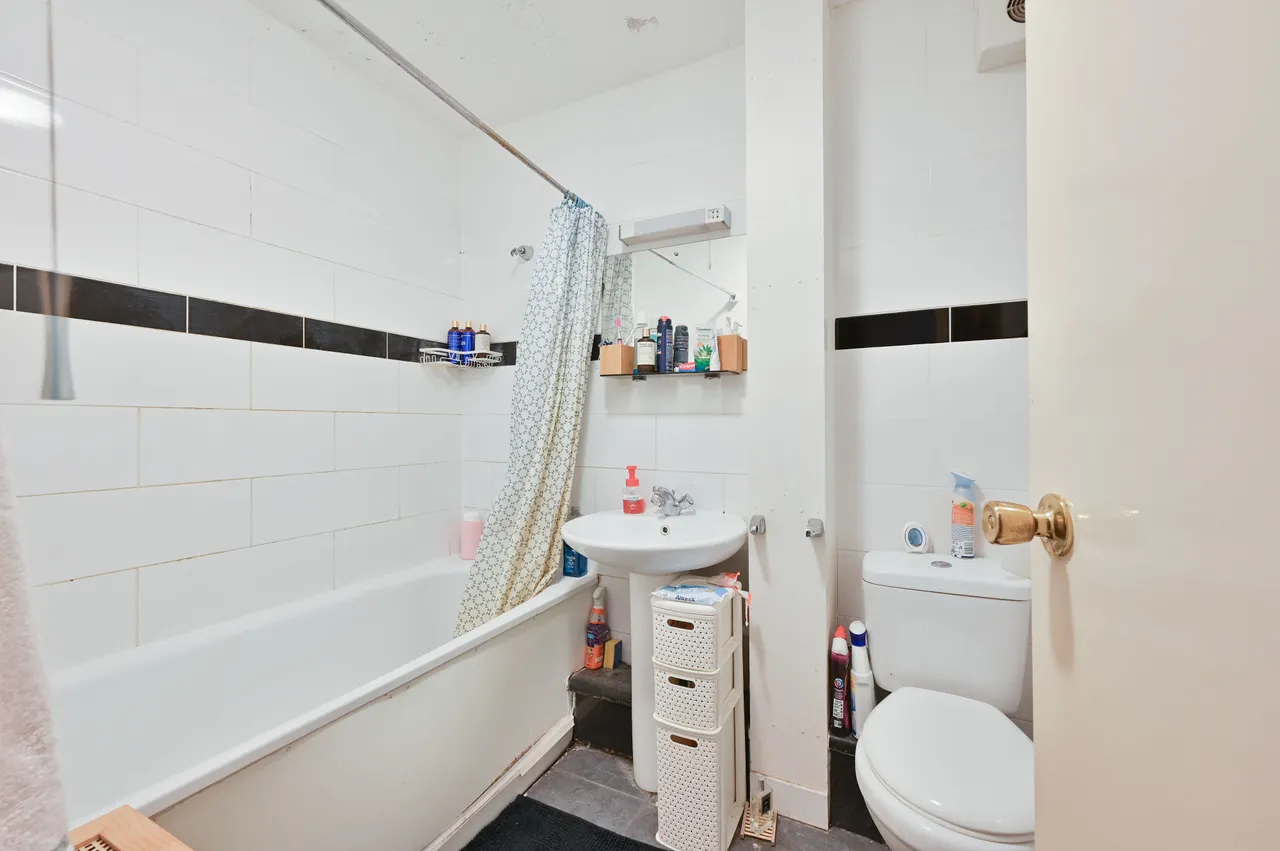 2 Curzon Gate Court, 16 Grandfield Avenue, Watford, photo 8