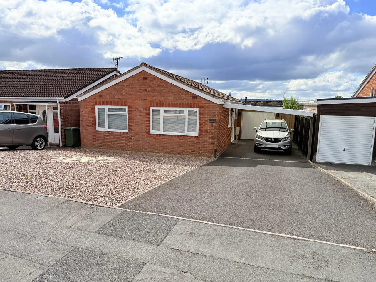 3 bed house for sale — Pedlars Grove, Frome, Somerset BA11 2SL