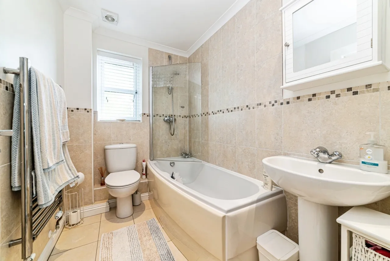 Penbere Close, Pamber Heath, RG26, photo 12