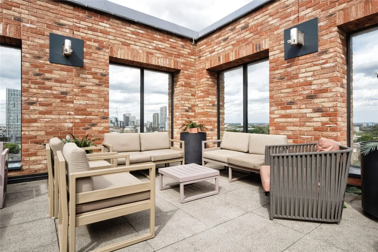 Dipper Drive, London, E3, photo 13