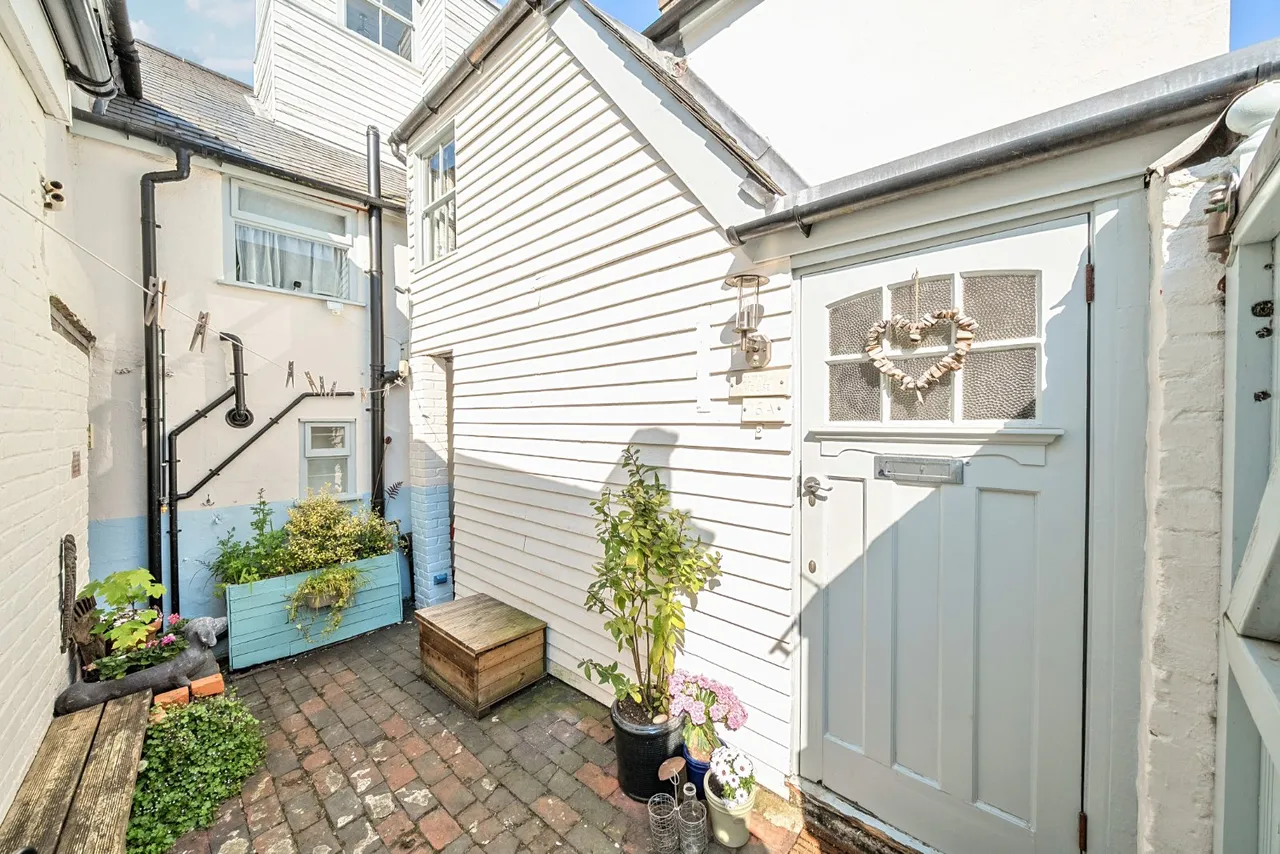 Market Street, Alton, GU34, photo 11
