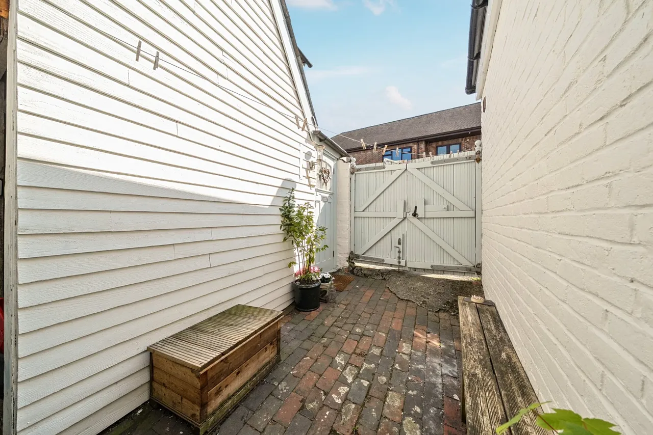 Market Street, Alton, GU34, photo 12