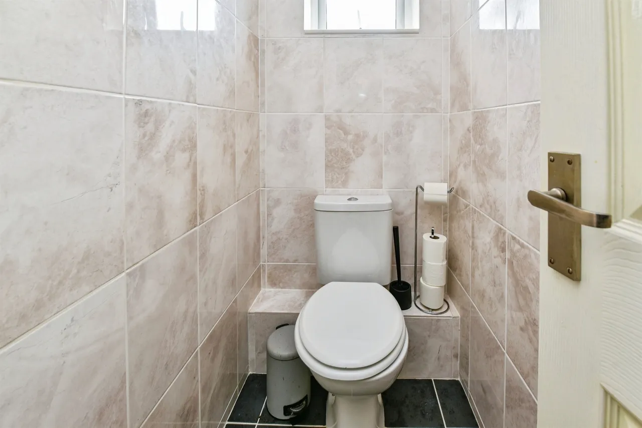 Pound Close, Lyneham, SN15, photo 6