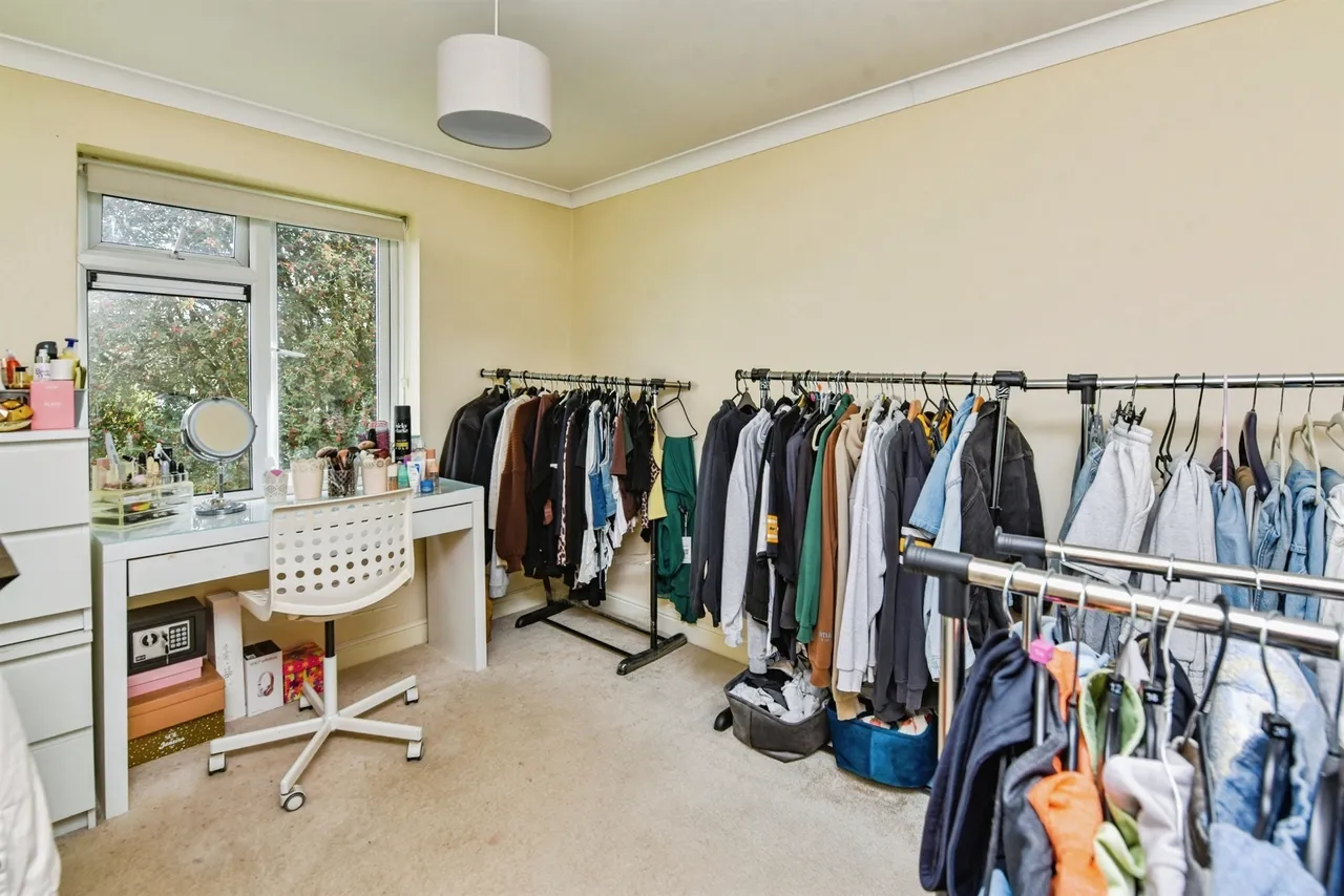 Pound Close, Lyneham, SN15, photo 5